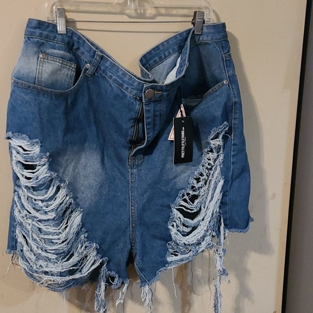 Pretty little thing shorts